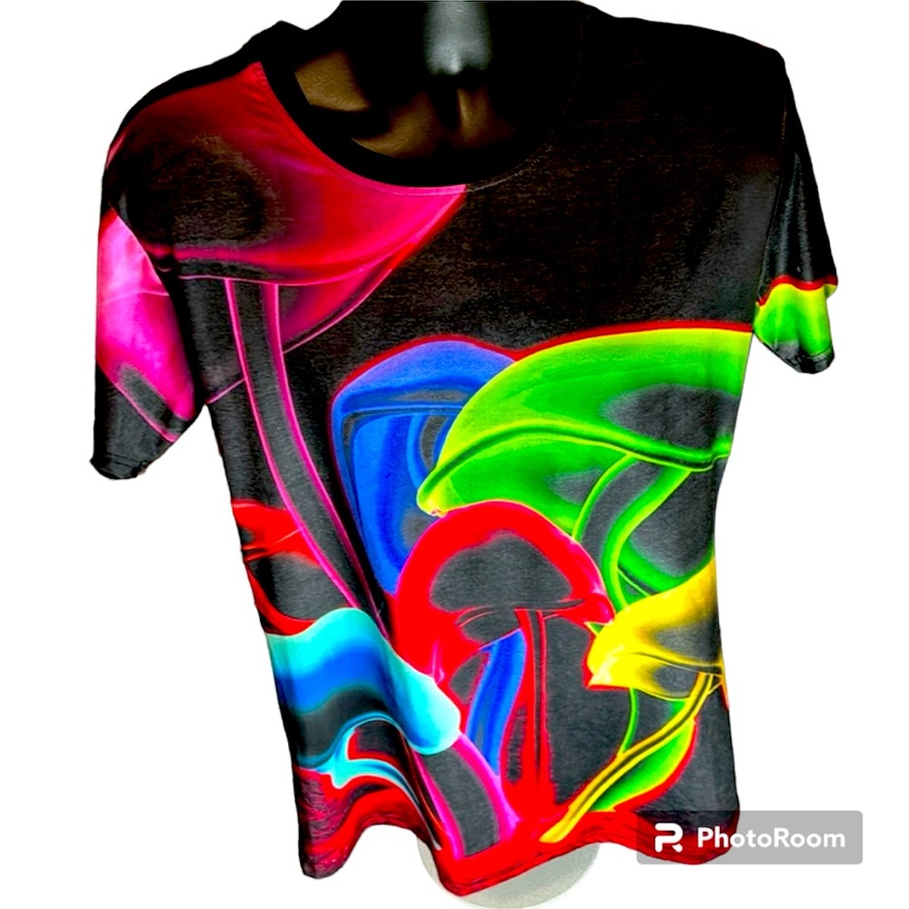 NWOT Magic mushroom tie-dye trippy T shirt super stretchy fun T shirt
